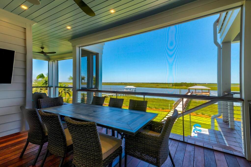 New Waterfront Home With Deep Water Dock Isle of Palms Exteriér fotografie