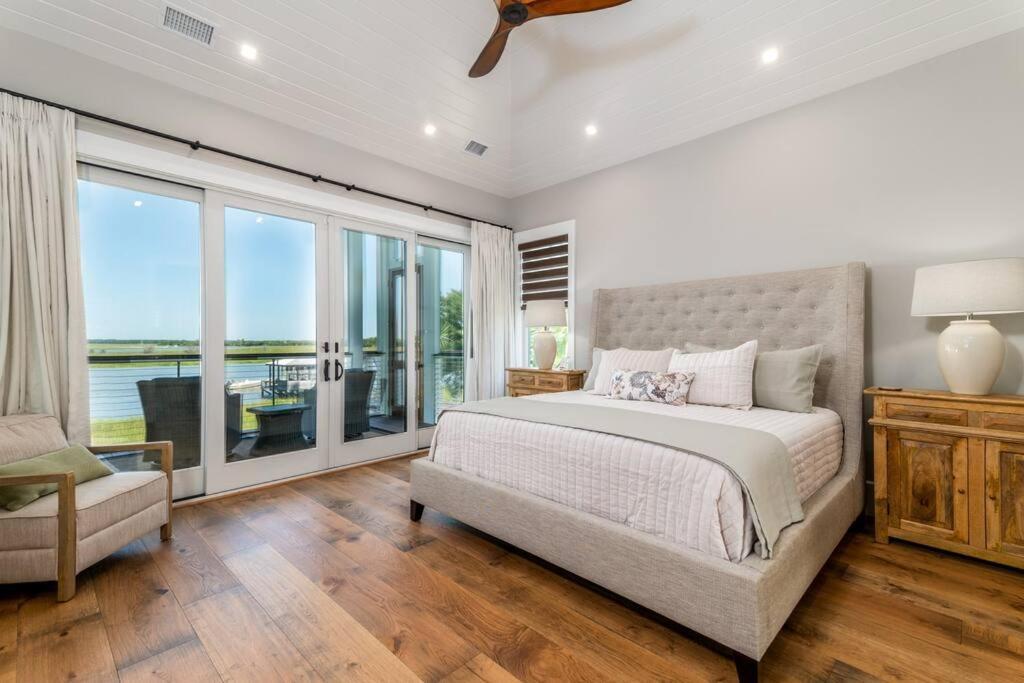 New Waterfront Home With Deep Water Dock Isle of Palms Exteriér fotografie