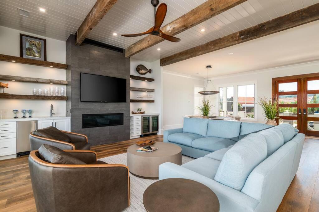 New Waterfront Home With Deep Water Dock Isle of Palms Exteriér fotografie