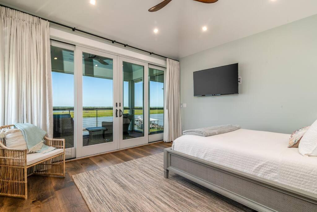 New Waterfront Home With Deep Water Dock Isle of Palms Exteriér fotografie