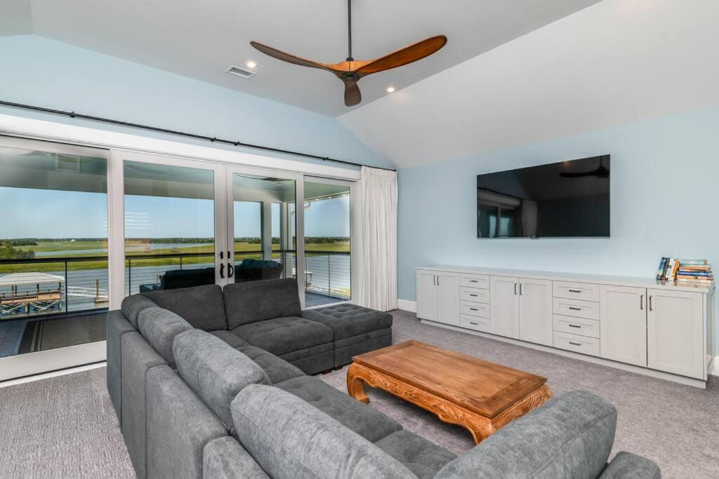 New Waterfront Home With Deep Water Dock Isle of Palms Exteriér fotografie